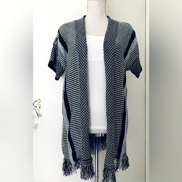 Open Striped Cardigan w/ Fringe Hem - NWT - Picture 4 of 13